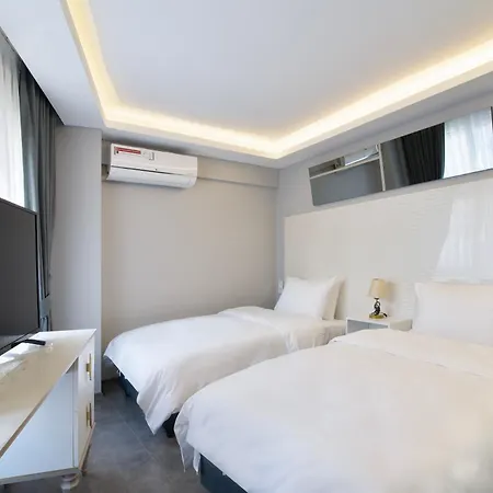 Via Ciragan Hotel *